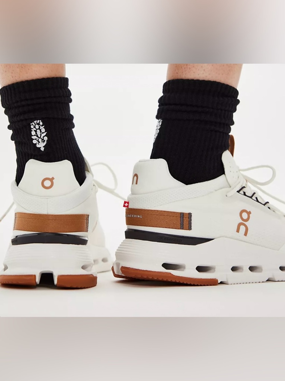 ON Cloudnova 2 Training Sneakers - Picture 11 of 16